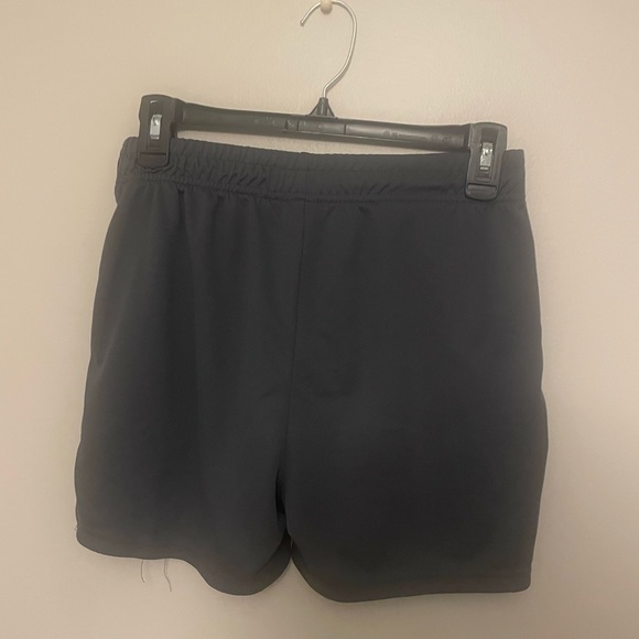 Gym Revolution Men’s shorts - Picture 2 of 3